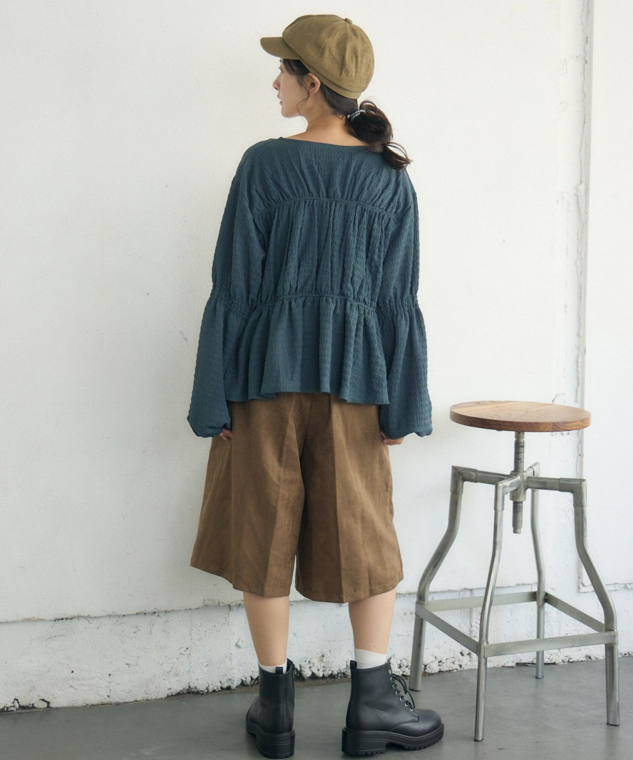 日本直送 [預購] 輕柔皺褶·帶౨ৎ蝴蝶綁帶上衣 (深藍)