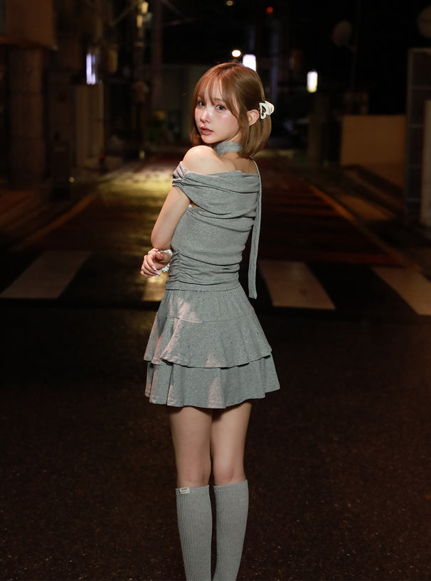 日本直送 [預購] 一套2件 ⇉ 露肩上衣連choker➕Ruffle短裙 ◍ 2色入