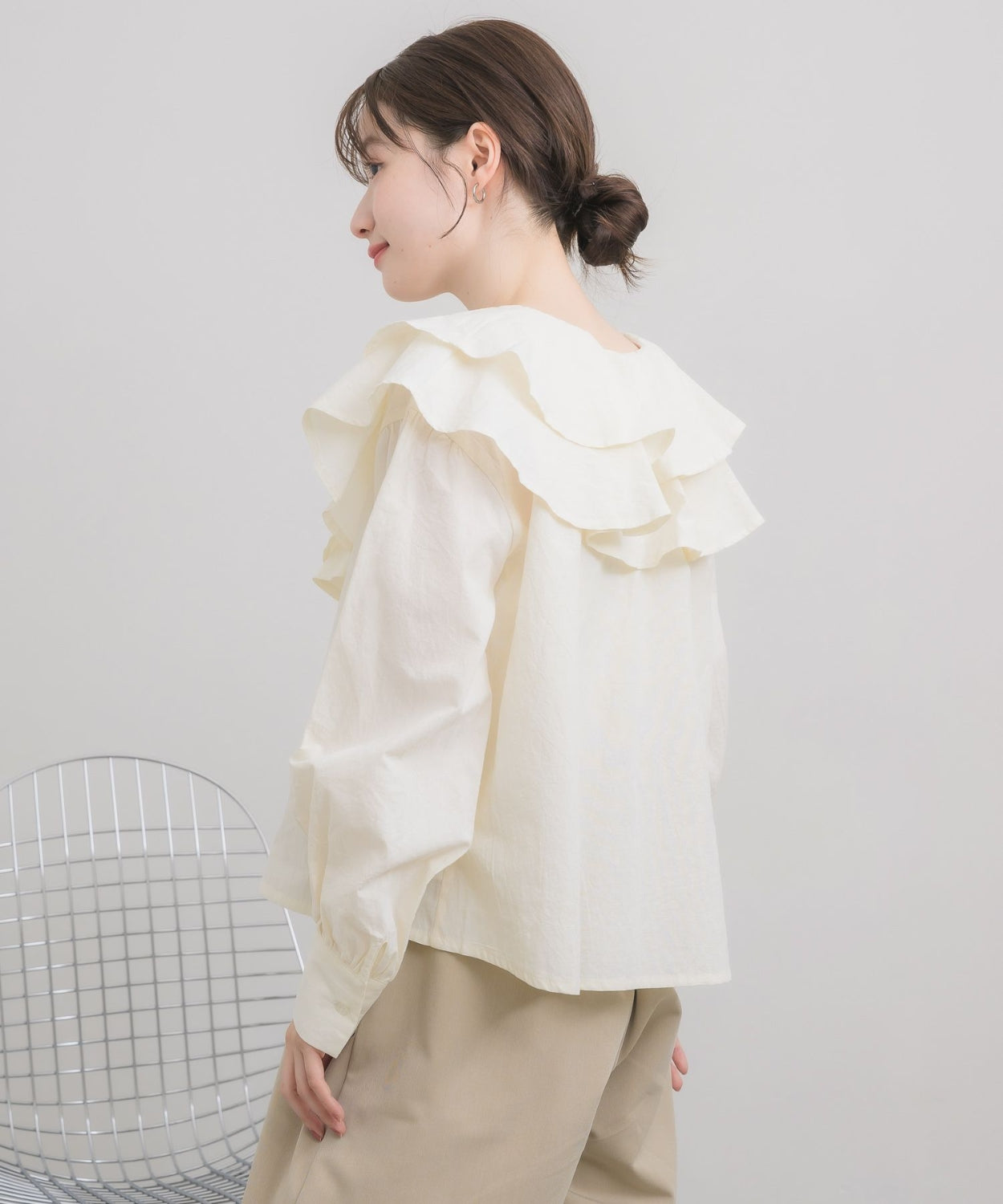 日本直送 [預購] 層次Ruffle領口౨ৎ棉料上衣 ◍ 3色入