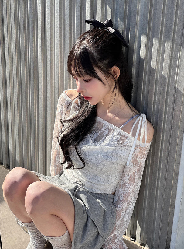 日本直送 [預購] 蝴蝶肩帶౨ৎ花花lace透感上衣 ◍ 2色入
