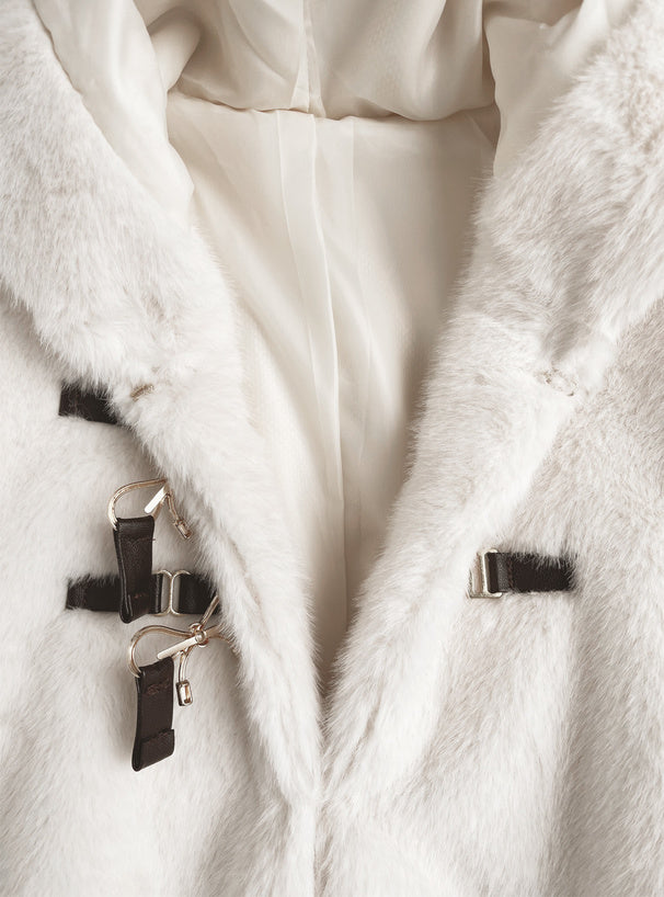 日本直送 [預購] 蝴蝶౨ৎ鈕扣·帶帽·保暖毛毛外套 ◍ 2色入