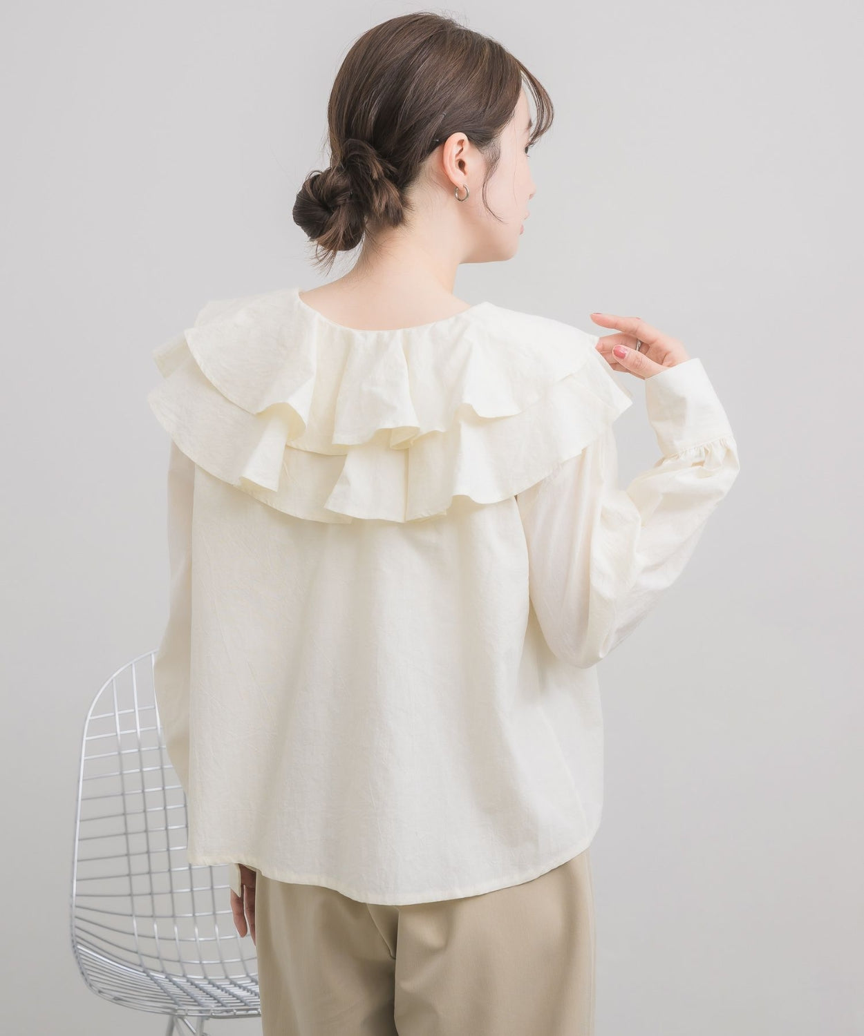 日本直送 [預購] 層次Ruffle領口౨ৎ棉料上衣 ◍ 3色入